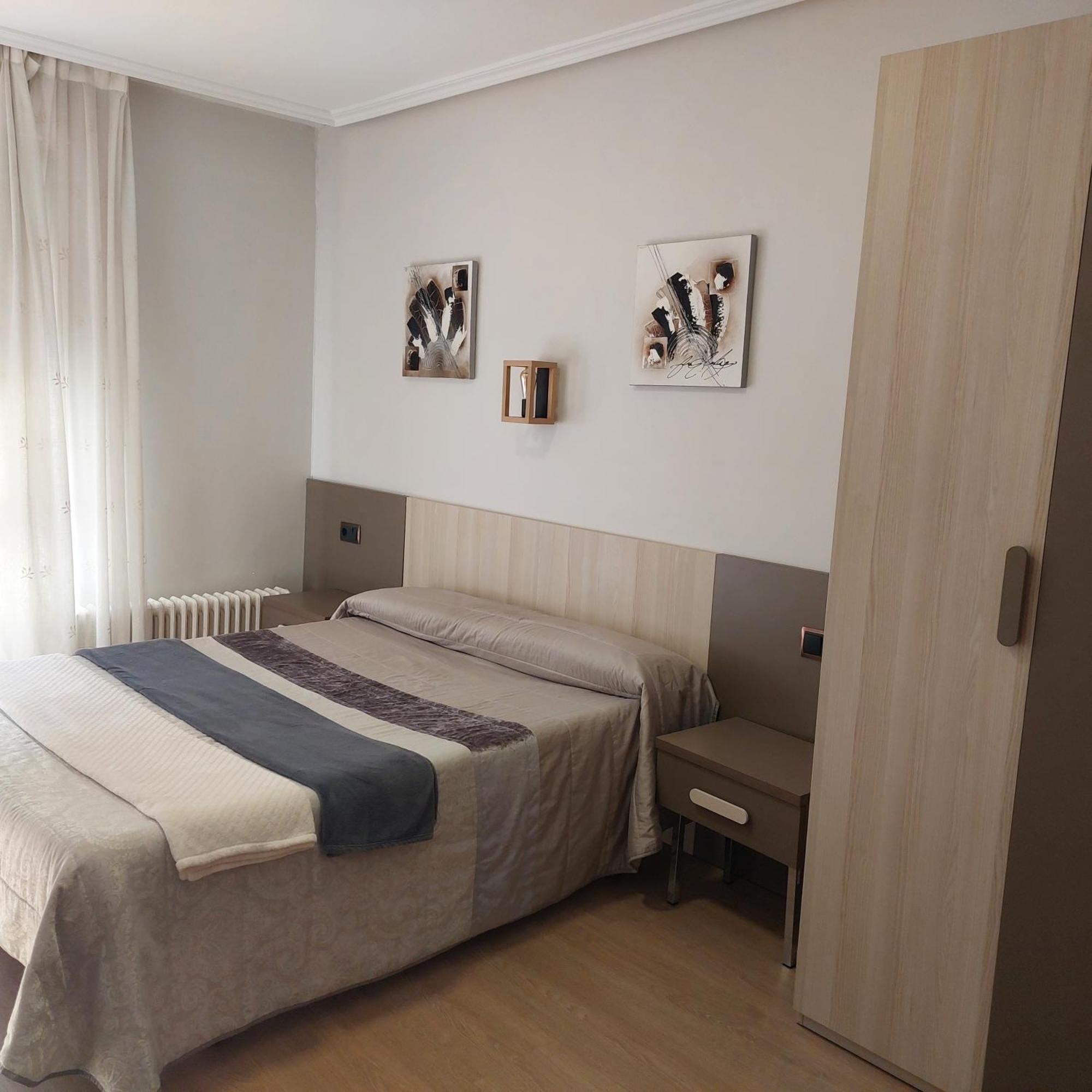 Habitaciones Javier Lvi 0006 Витория Экстерьер фото