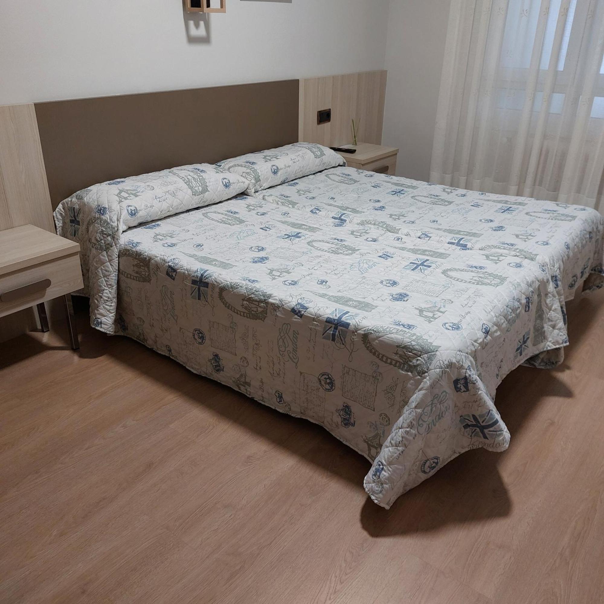 Habitaciones Javier Lvi 0006 Витория Экстерьер фото
