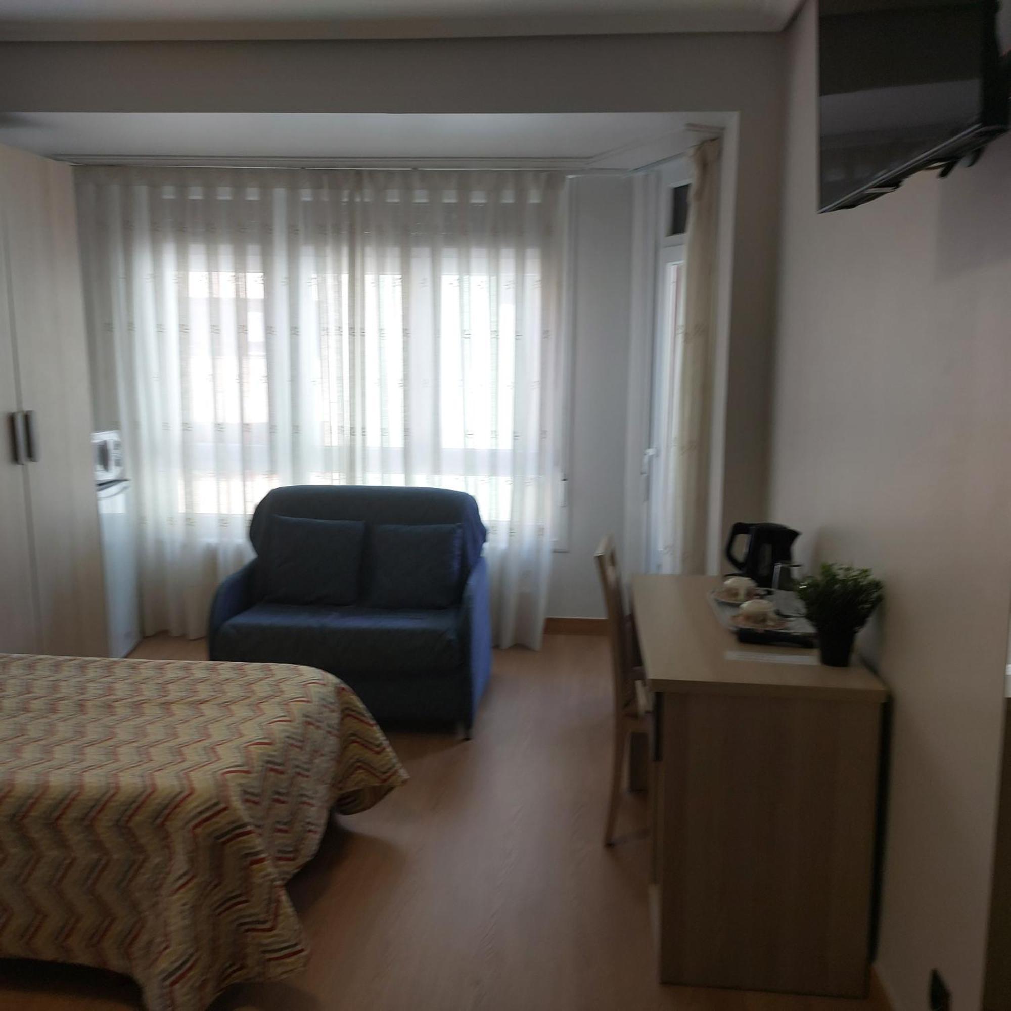 Habitaciones Javier Lvi 0006 Витория Экстерьер фото